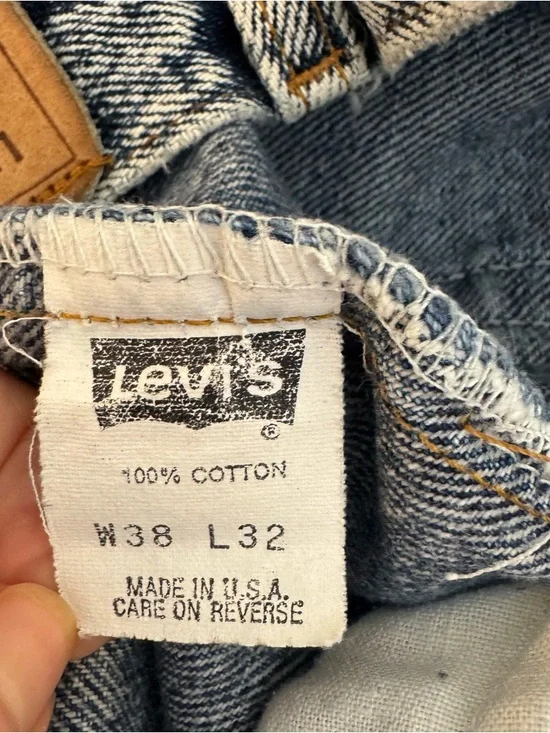 Rare Vintage Acid Wash Levi’s with a Leather Patch 1991 - Picture 5 of 11
